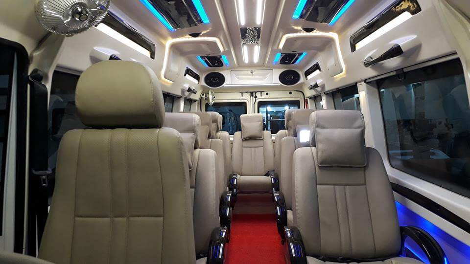 10 seater traveller car