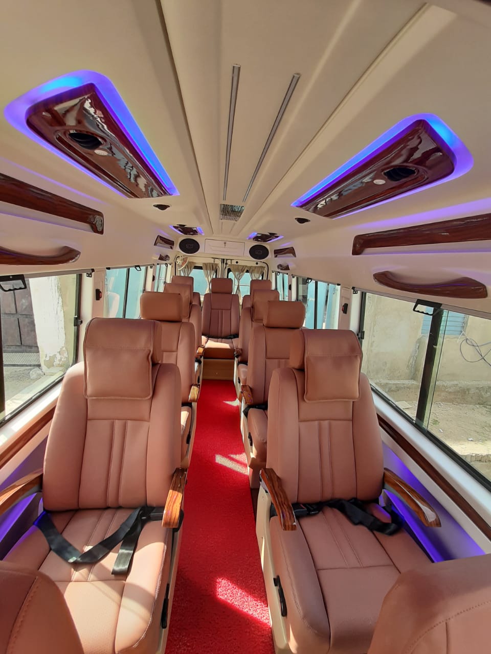 luxury 1x1 seats tempo traveller
