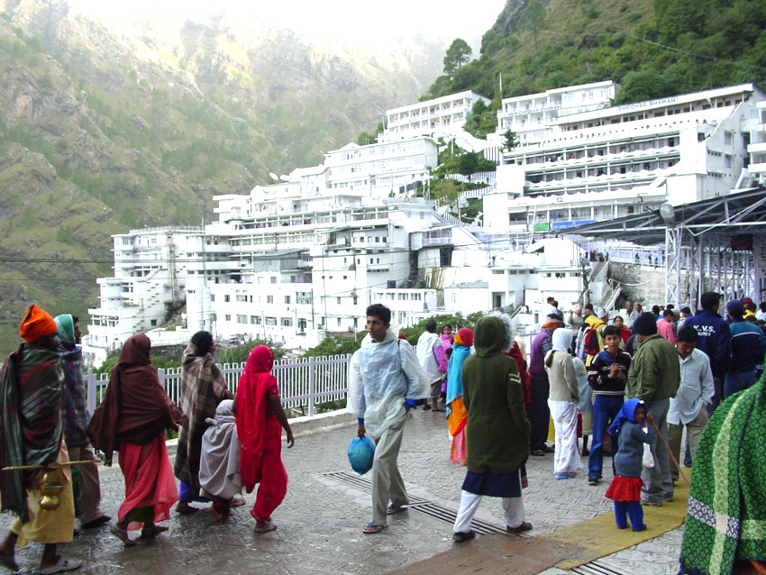 Tempo Traveller Hire For Vaishno Devi