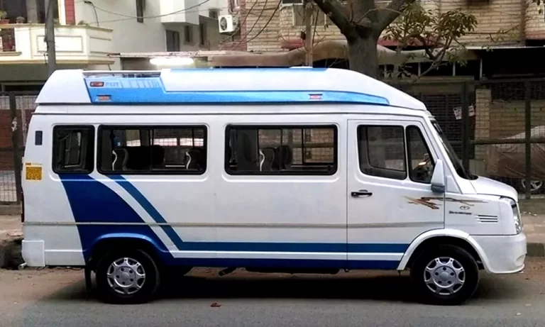 7 Seater Luxury Tempo Traveller