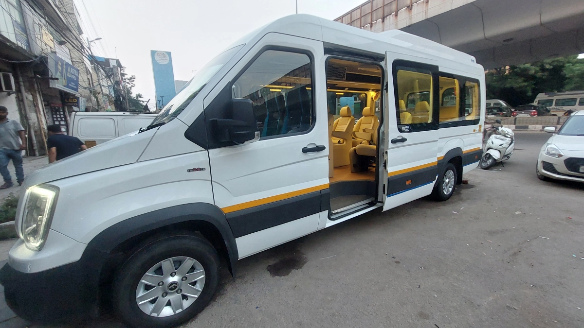 9 Seater Premium Maharaja Urbania For Mussoorie