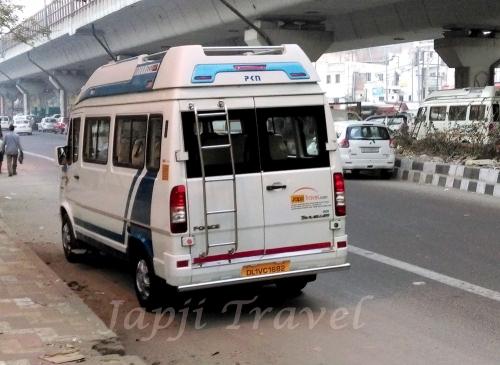 tempo traveller 7 people