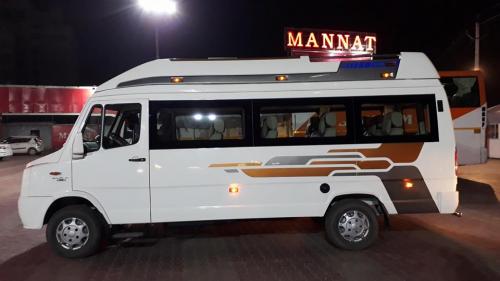 9 Seater 1x1 Maharaja Tempo Traveller